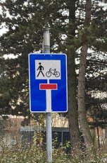 Verkehrszeichen Sackgasse frei Fußgänger und Radfahrer