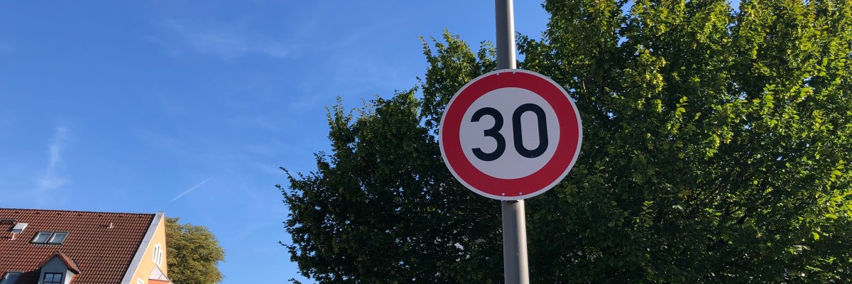 Verkehrszeichen Tempo-30