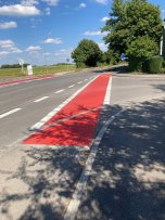 Rotmarkierung gemeinsamer Geh- und Radweg