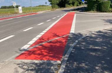 Rotmarkierung gemeinsamer Geh- und Radweg 